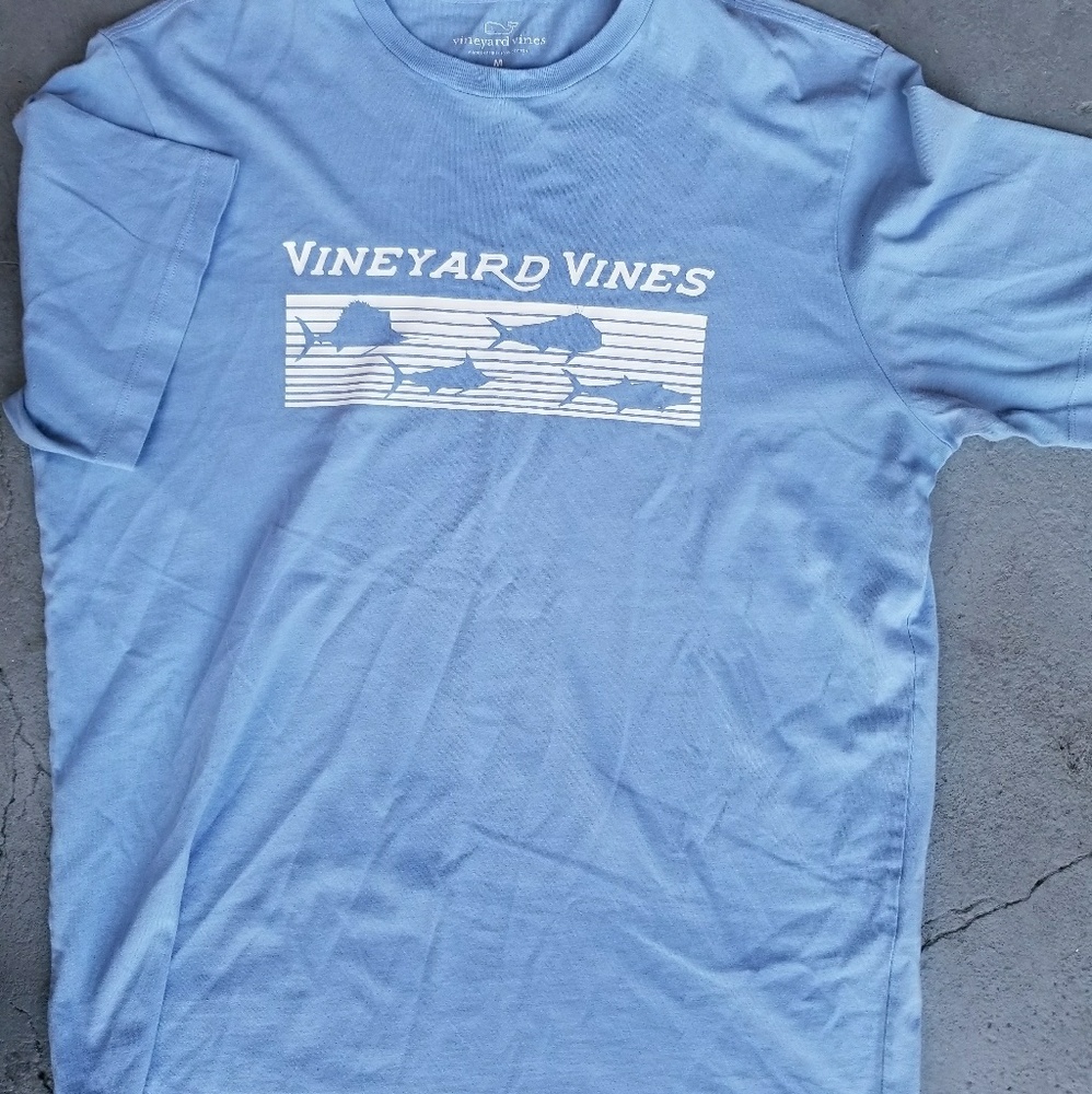 Vineyard Vines T Shirt Size Medium